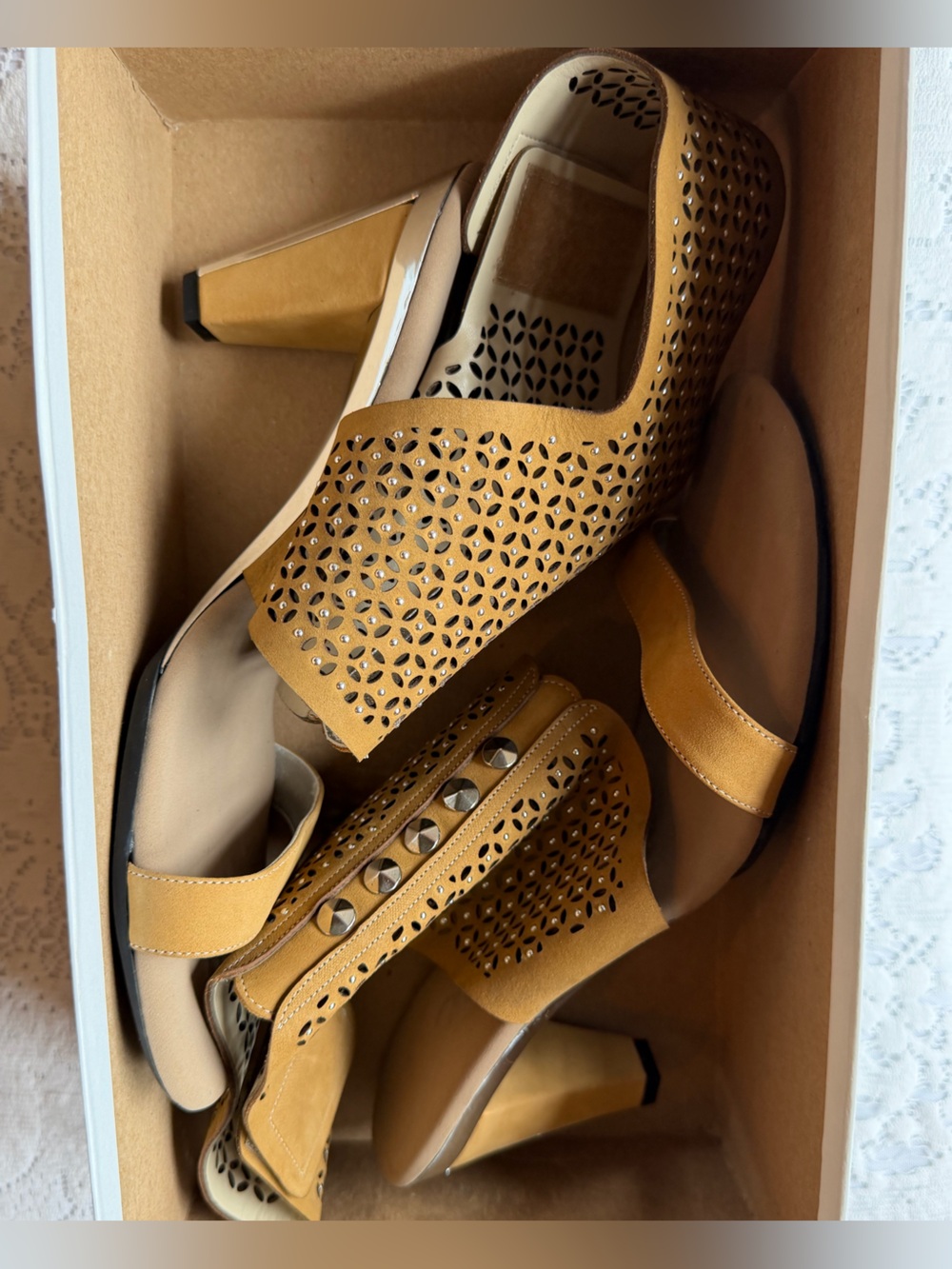 NWT NEW IN BOX Cream Laser-Cut Wedge Sandals with Stud Detail